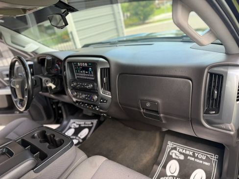 Used 2017 Chevrolet Silverado 1500 LT w/ Midnight Edition AWD/4WD image 18