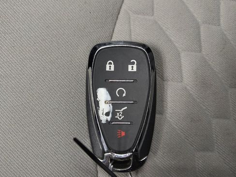 Used 2020 Chevrolet Equinox LT image 32