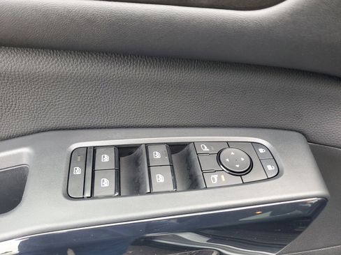 Used 2024 Nissan Pathfinder S image 23