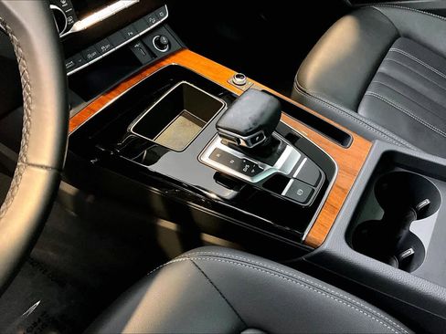 Certified 2023 Audi Q5 2.0T Premium w/ Convenience Package image 16