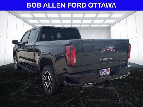 Used 2024 GMC Sierra 1500 AT4 w/ Technology Package AWD/4WD image 9