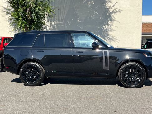 New 2026 Land Rover Range Rover Long Wheelbase SE AWD/4WD image 9