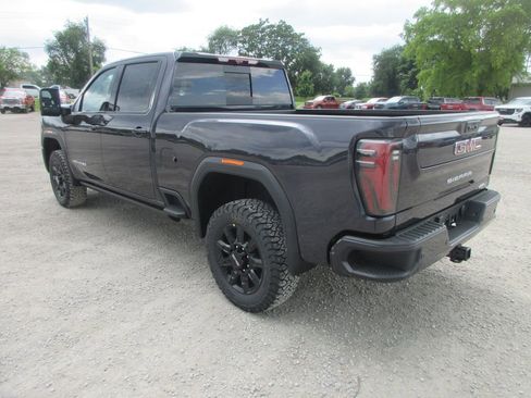 New 2026 GMC Sierra 2500 AT4 w/ AT4 Premium Plus Package AWD/4WD image 9