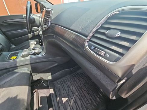Used 2021 Jeep Grand Cherokee Laredo X AWD/4WD image 31