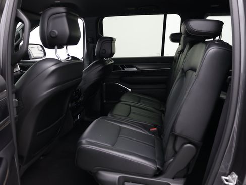 Used 2024 Jeep Wagoneer Series II w/ Flexible Seating Group RWD image 31