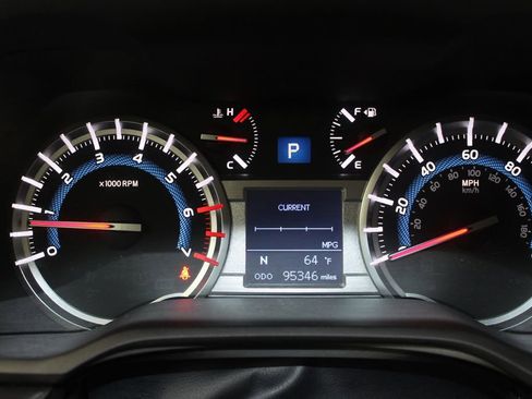 Used 2016 Toyota 4Runner Limited image 34