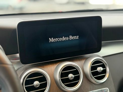 Used 2022 Mercedes-Benz GLC 300 4MATIC image 21