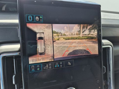 Used 2025 GMC Yukon XL Denali AWD/4WD image 27