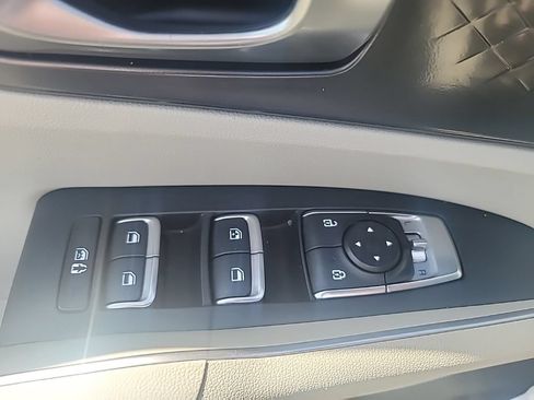 Certified 2022 Kia Sorento S w/ Panoramic Sunroof Package FWD image 11