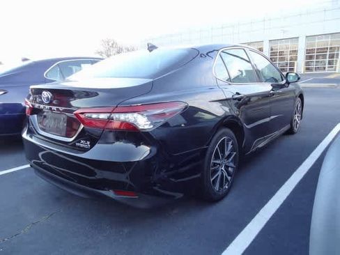 Used 2024 Toyota Camry XLE w/ Cold Weather Package image 4
