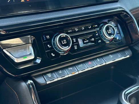 Used 2024 GMC Sierra 2500 AT4 w/ AT4 Premium Plus Package image 27