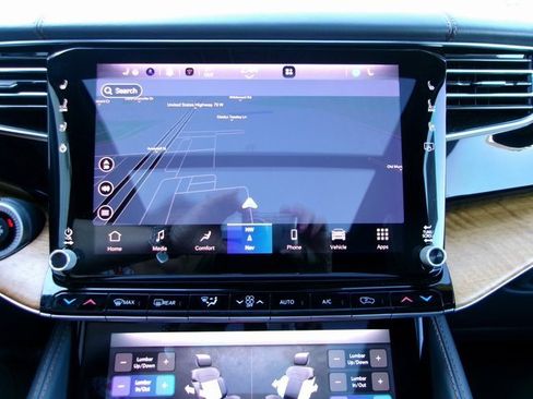 Used 2022 Jeep Grand Wagoneer Series II w/ Convenience Group III image 19