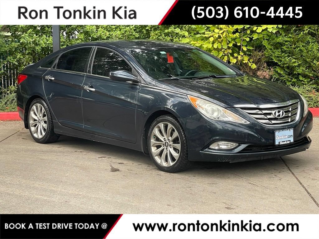 Used 2013 Hyundai Sonata SE FWD image 1