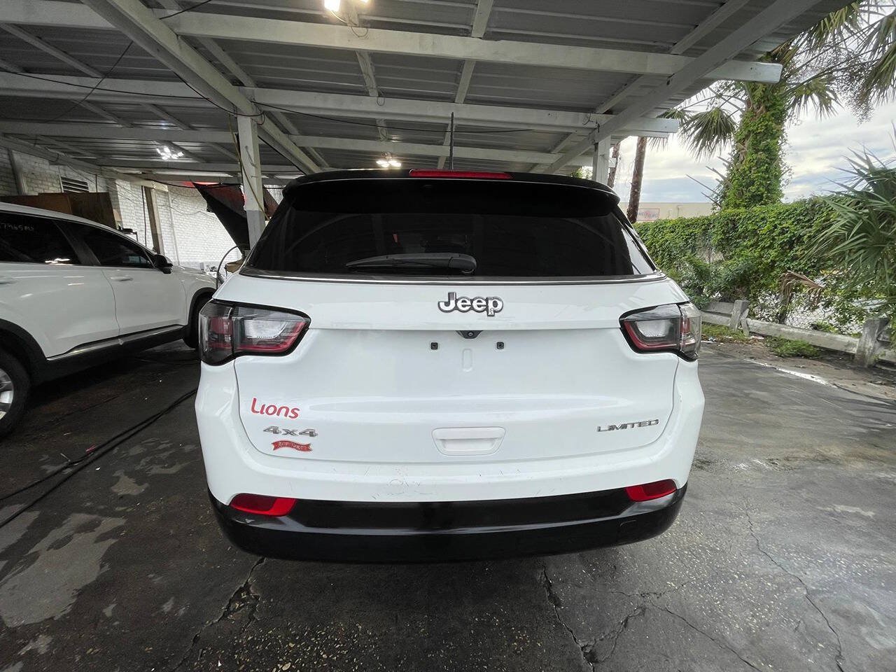 Used 2022 Jeep Compass Limited w/ Elite Group AWD/4WD image 5