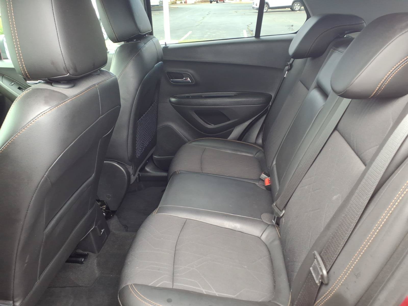 Used 2019 Chevrolet Trax LT w/ LT Convenience Package FWD image 24