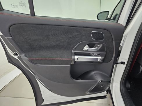 Used 2025 Mercedes-Benz GLB 35 AMG 4MATIC image 26