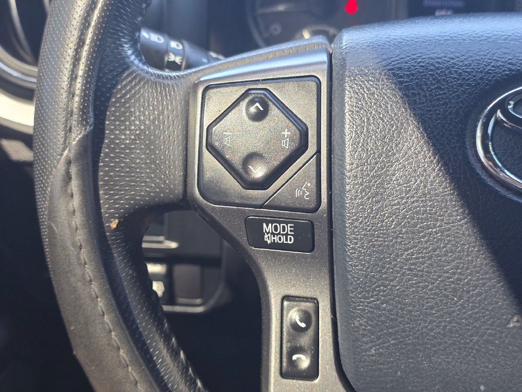 Used 2017 Toyota Tacoma TRD Sport w/ Tow Package RWD image 33