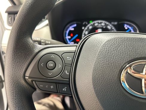 Used 2025 Toyota RAV4 XLE image 22