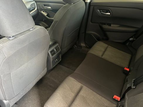 Used 2024 Nissan Rogue SV AWD/4WD image 13