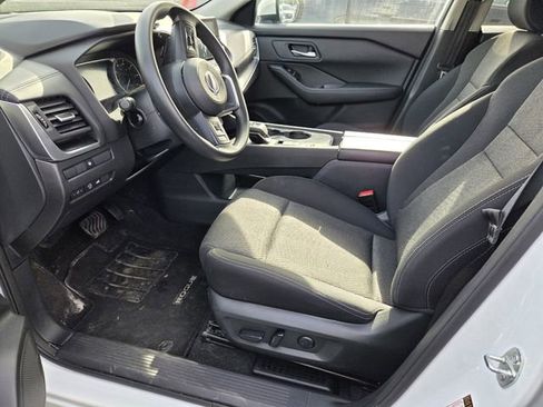 Used 2024 Nissan Rogue SV image 5
