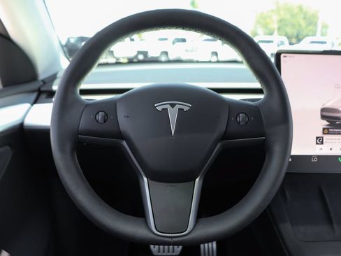 Used 2024 Tesla Model Y Performance AWD/4WD image 19