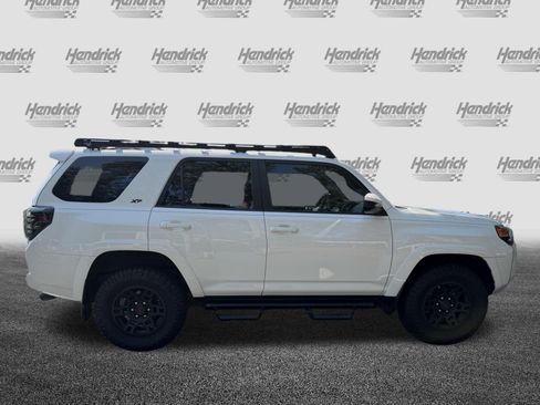 Used 2023 Toyota 4Runner SR5 AWD/4WD image 10