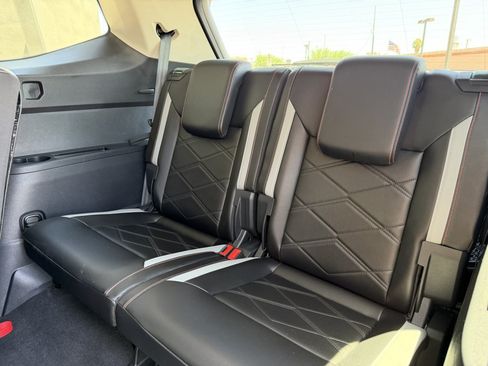 Used 2024 Volkswagen Atlas Peak Edition SEL AWD/4WD image 41