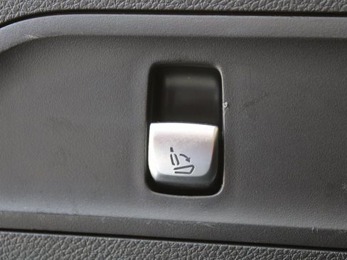 Certified 2021 Mercedes-Benz GLC 300 image 9