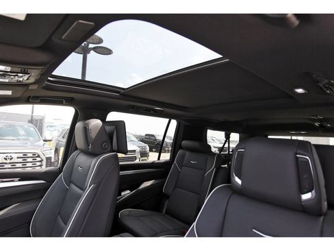 New 2026 Cadillac Escalade ESV Luxury w/ Touring Package AWD/4WD image 24