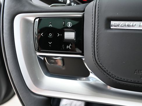 Used 2025 Land Rover Range Rover SE AWD/4WD image 23