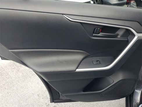 Used 2019 Toyota RAV4 LE image 15
