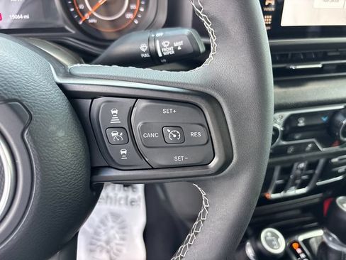 Used 2025 Jeep Wrangler Unlimited Sport AWD/4WD image 19