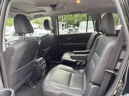 Used 2019 Honda Pilot Touring image 25