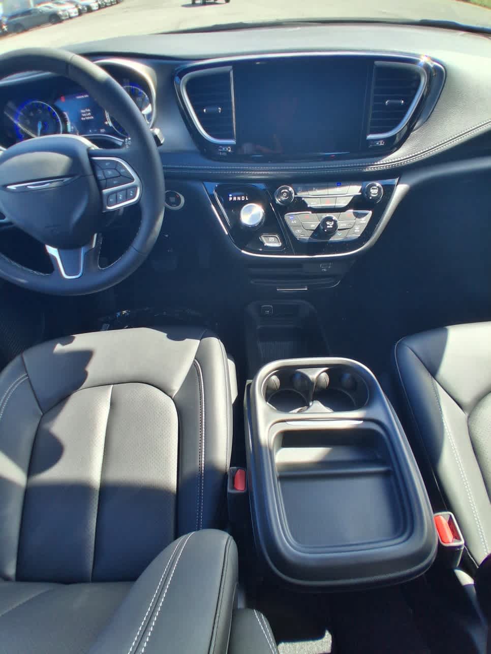 New 2027 Chrysler Pacifica Select AWD/4WD image 17