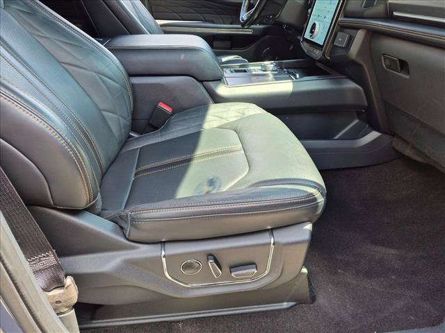 Used 2023 Ford Expedition Platinum RWD image 22