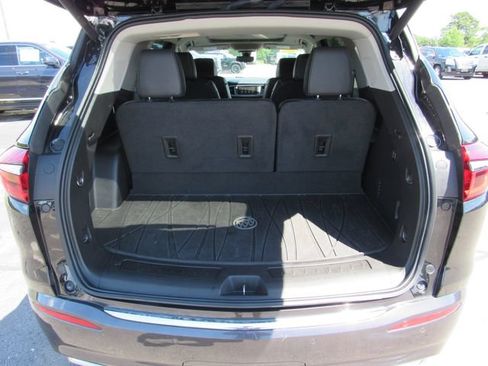 Used 2019 Buick Enclave Avenir w/ Avenir Technology Package AWD/4WD image 35