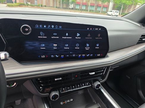 Certified 2025 Chevrolet Tahoe Premier AWD/4WD image 18