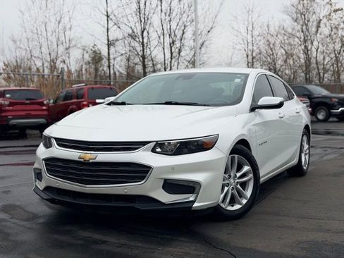 Used 2016 Chevrolet Malibu LT w/ Driver Confidence Package image 2
