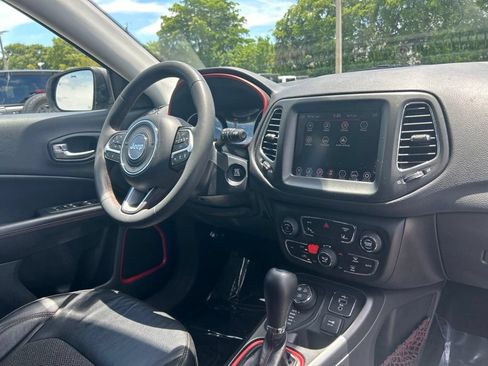 Used 2021 Jeep Compass Trailhawk AWD/4WD image 25