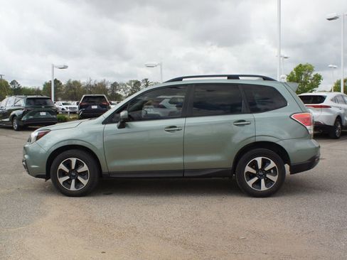 Used 2017 Subaru Forester 2.5i Premium AWD/4WD image 9