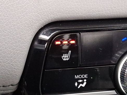 Certified 2025 Honda Pilot Touring image 27