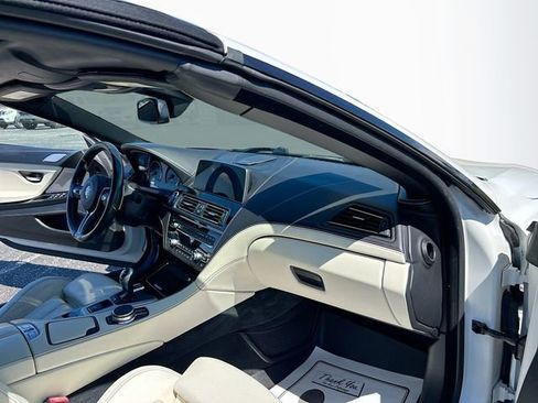 Used 2018 BMW M6 Convertible RWD image 22
