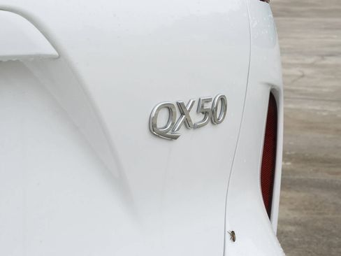 Certified 2025 INFINITI QX50 Luxe w/ Cargo Package AWD/4WD image 19