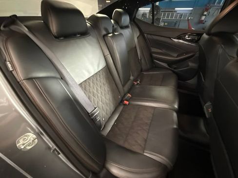 Used 2020 Nissan Maxima SR w/ Sport Mat Group FWD image 31
