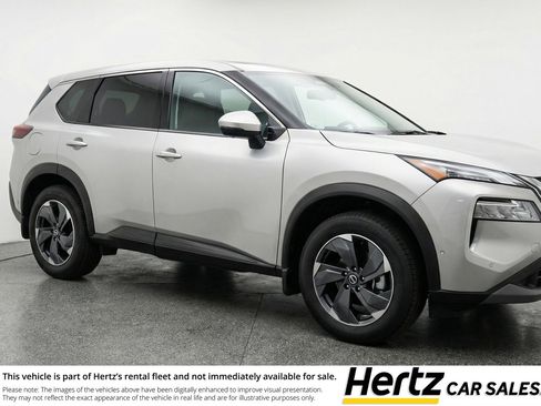 Used 2025 Nissan Rogue SV image 1