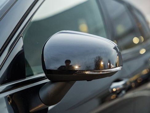 Used 2023 Volvo V60 B5 Cross Country Plus image 16