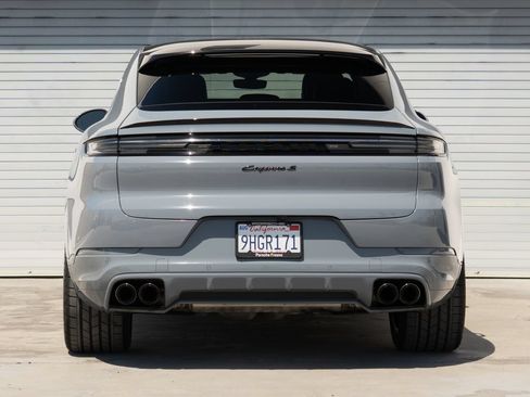 Certified 2024 Porsche Cayenne S AWD/4WD image 28