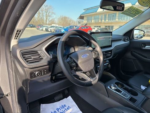 Used 2025 Ford Escape Platinum image 16