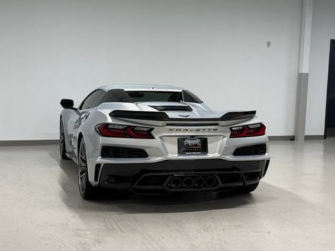 Used 2023 Chevrolet Corvette Z06 w/ Stealth Interior Trim Package RWD image 3
