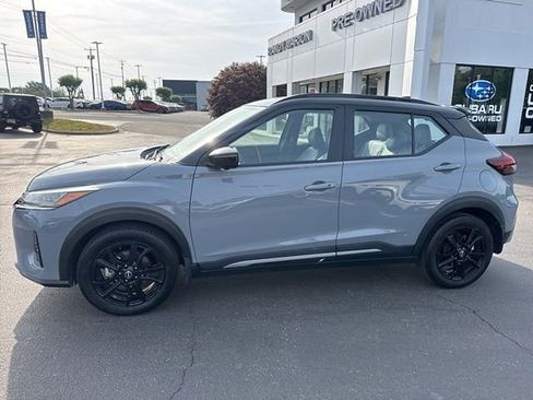 Used 2023 Nissan Kicks SR w/ SR Premium Package FWD image 2